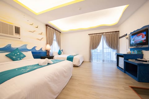 Quadruple Room, 2 Double Beds | Individually decorated, individually furnished, desk, blackout drapes