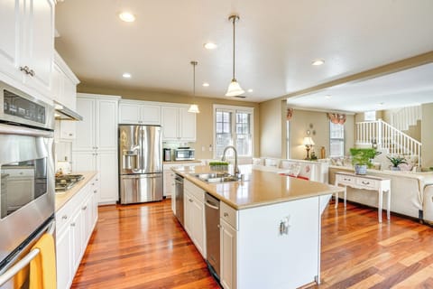 House (4 Bedrooms) | Interior