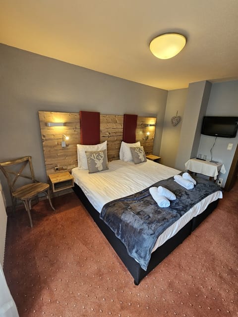 Double Room | Free WiFi, bed sheets