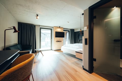 Junior Suite, Mountain View | Hypo-allergenic bedding, minibar, in-room safe, blackout drapes