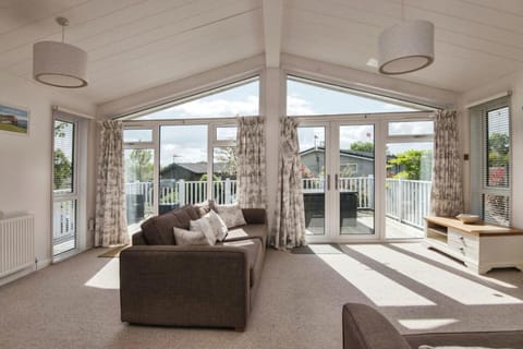Cabin | Living area | TV
