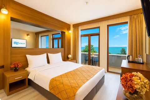 Superior Room | Minibar, desk, laptop workspace, blackout drapes