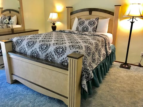 Desk, iron/ironing board, free WiFi