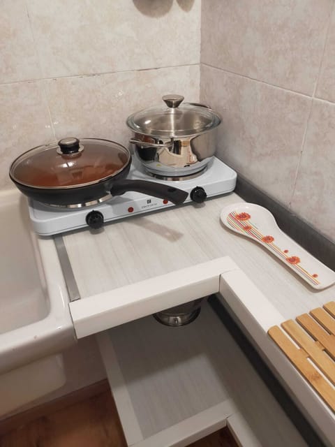 Business Double Room Single Use, Garden View | Private kitchen | Microwave, espresso maker, coffee/tea maker, electric kettle