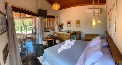 Honeymoon Studio Suite | Private spa tub