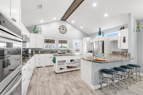 House, Multiple Beds, Patio, Garden View (Casita Del Mar) | Private kitchen | Fridge, microwave, oven, stovetop