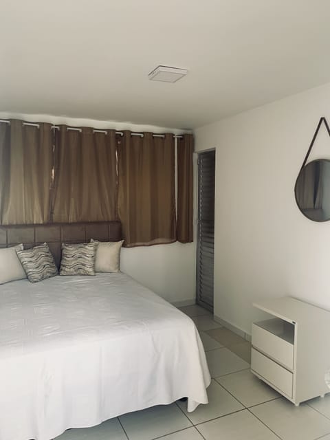 6 bedrooms, free rollaway beds, free WiFi, bed sheets