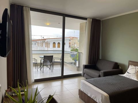 Superior Double Room SIngle Beds | Laptop workspace, soundproofing, free WiFi, bed sheets