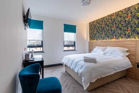Deluxe Double Room, 1 King Bed, City View | Egyptian cotton sheets, premium bedding, free WiFi