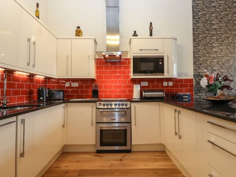 Fridge, dishwasher, electric kettle, toaster