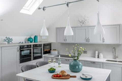 Fridge, dishwasher, electric kettle, toaster