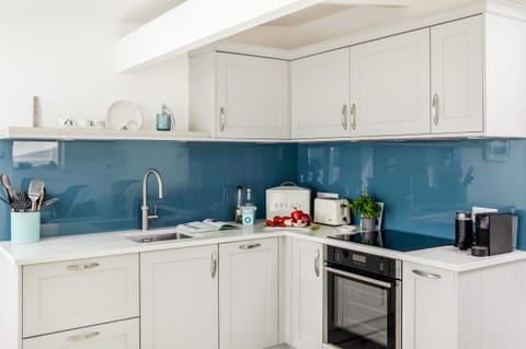 Fridge, dishwasher, electric kettle, toaster