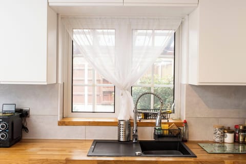 House | Private kitchen | Fridge, microwave, oven, stovetop