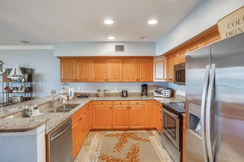 Condo, Multiple Beds (Oceanside 302) | Private kitchen | Oven, toaster
