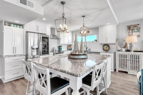 Condo, Multiple Beds (Trillium 3A - Premier) | Private kitchen | Oven, toaster