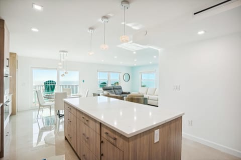 Condo, Multiple Beds (Emerald Isle 403 - Premier) | Interior