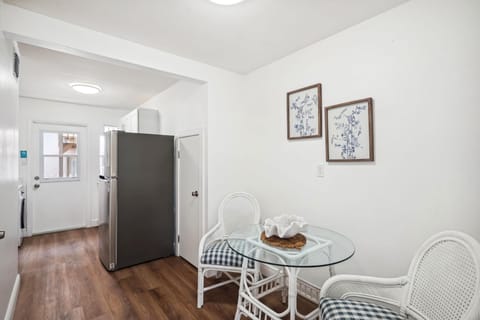 Condo, 1 Queen Bed (Beach Livin 1 - 1 Bedroom Downstairs) | Interior