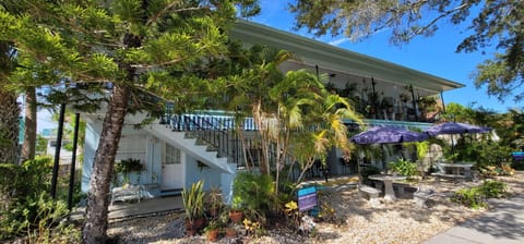 Condo, 1 King Bed with Sofa bed (Beach Quarters #8) | Outdoor dining