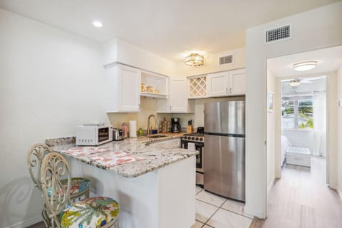 Condo, 1 King Bed with Sofa bed (Beach Quarters #8) | Private kitchen | Oven, toaster