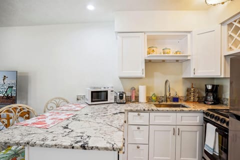 Condo, 1 King Bed with Sofa bed (Beach Quarters #8) | Private kitchen | Oven, toaster