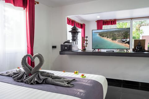 Deluxe Bungalow, 1 King Bed, Terrace, Garden Area | Premium bedding, individually decorated, individually furnished