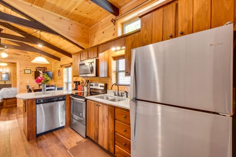 House (2 Bedrooms) | Interior