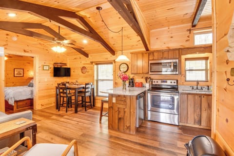 House (2 Bedrooms) | Interior