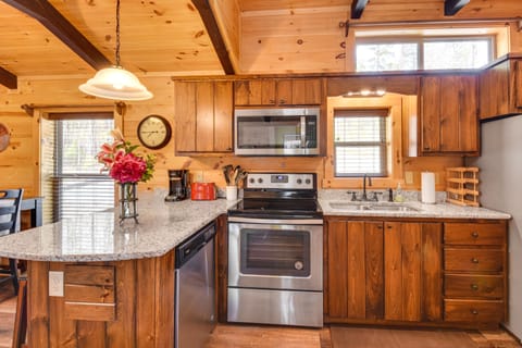 House (2 Bedrooms) | Interior