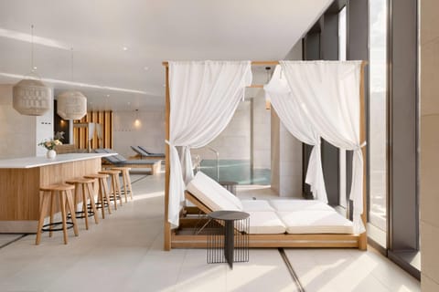 Sauna, body treatments, facials, 2 treatment rooms, massages