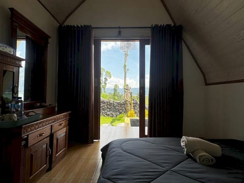 Standard Suite | 1 bedroom, laptop workspace, free WiFi, bed sheets