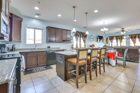 House (6 Bedrooms) | Interior