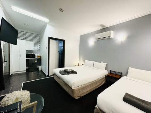 Standard Twin Room | Desk, iron/ironing board, free WiFi, bed sheets