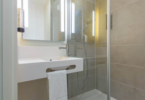 Shower, towels, soap, shampoo