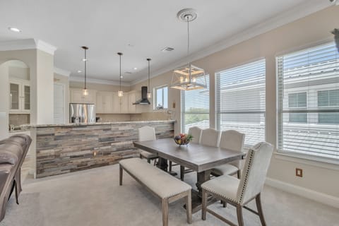 House, 4 Bedrooms | Private kitchen | Fridge, oven, coffee/tea maker