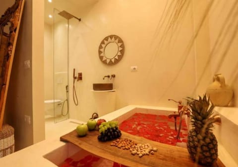 Fairytale Room with Tub | Free WiFi