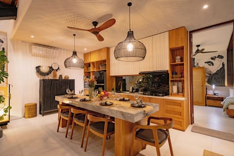 Villa | In-room dining