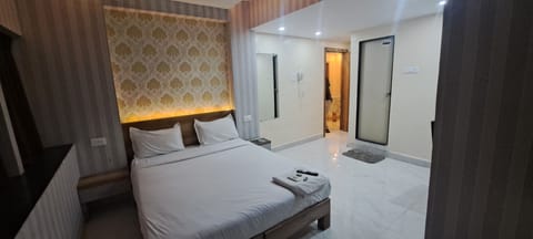 Standard Room | Premium bedding, memory foam beds, desk, free WiFi
