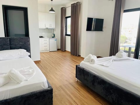 Deluxe Triple Room | Free WiFi, bed sheets