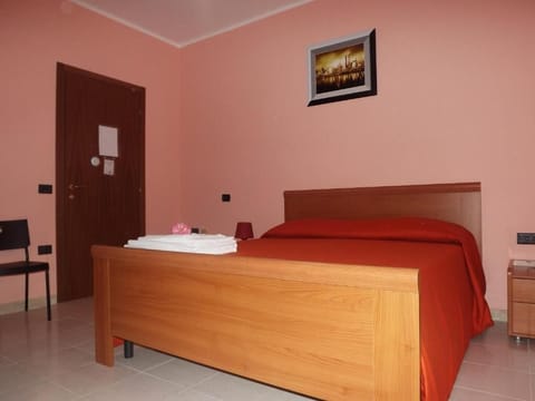 Basic Double Room | Desk, free WiFi