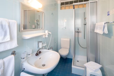 Quadruple Room | Bathroom | Towels