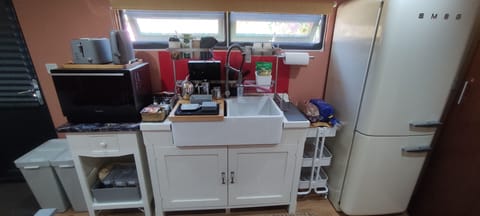 Premium Cabin, 2 Twin Beds, Kitchenette, Garden Area | Egyptian cotton sheets, premium bedding, minibar, blackout drapes