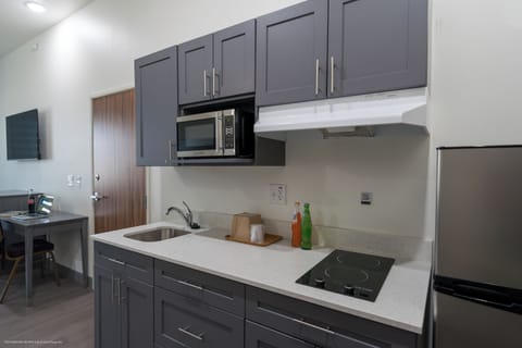 Deluxe Single Room | Private kitchen | Eco-friendly cleaning products