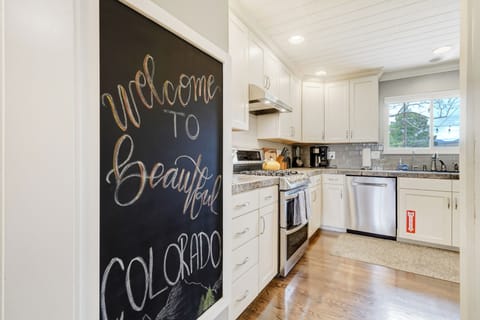 House | Private kitchen | Fridge, microwave, oven, dishwasher