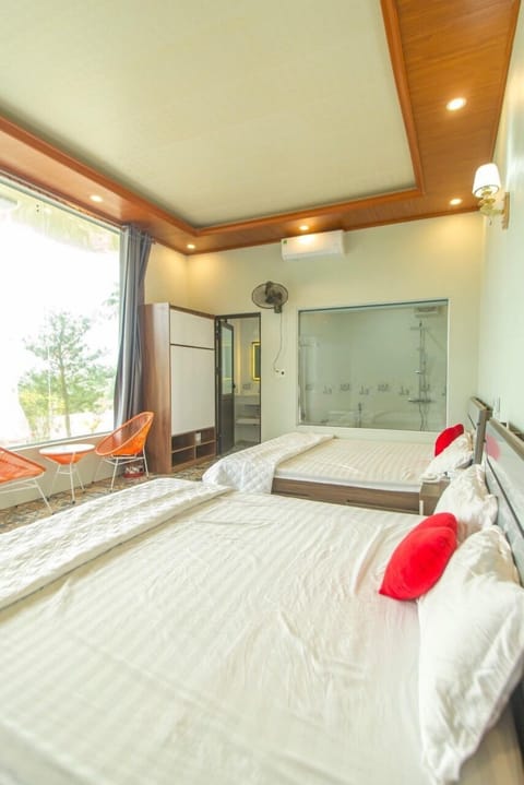 Family Room, Courtyard View | 1 bedroom, iron/ironing board (on request)