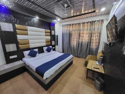 Deluxe Double Room | Free WiFi, bed sheets