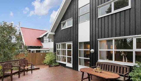 House | Outdoor dining