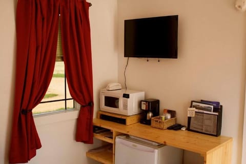 Northwoods, 1 queen bed, Private bathroom | Individually decorated, free WiFi, bed sheets