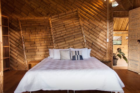 Deluxe Room | Egyptian cotton sheets, premium bedding, down comforters, pillowtop beds