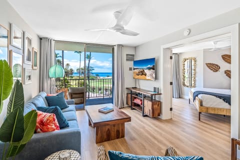 Luxury Apartment, Ocean View | Living area | Hulu, streaming services