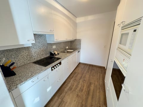 Family Suite | Private kitchen | Mini-fridge, coffee/tea maker, electric kettle